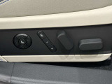 自分に合ったドライビングポジションへ。運転席まわりも使いやすく設計されています。