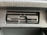 すっきり埋め込み型ETC車載器(高速道路の利用時に 料金所の通過をスムーズに行うために自動で料金を精算するシステム)