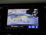 バックカメラの画像です。ガイドラインがスムースな車庫入れをサポートいたします!車庫入れの安心感がアップしますね☆