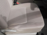 ☆新車時の清潔感が保たれたインテリア☆ハンドルや各部シートもサラサラで気持ちよくお乗りいただけます☆女性1オーナー車ですのでタバコ臭はもちろん、香水の残り香等も一切ございません☆