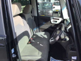 それぞれの分野のプロがお車の悩みや疑問に親身になって対応させていただきます。