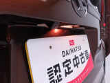 バックの苦手な初心者や女性にうれしいバックモニター 運転席の死角になる真後ろが確認できます。 (^^♪