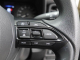 【全車速追従機能付レーダークルーズコントロール】走行中に先行車の様子を検知しながら、設定した車速の範囲内で先行車との距離のキープを支援。疲れにくく、長距離運転中の渋滞なども快適に運転できます。