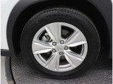 215/60R17タイヤを装備しています。※各ホイールのキズ等をご確認くださいませ。