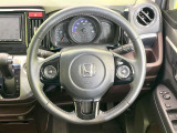 【純正革巻きステアリング】上質な革を使用することで、手にしっかり馴染みとても運転しやすいハンドルです♪