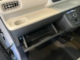 バッテリー上がり、キー閉じこみ、ガス欠などの万が一のトラブルに対応できるJAFも取り扱いしております!