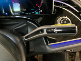 メルセデスベンツでは殆どが電子コラムシフトを採用しており、前進後退の切り替えをスムーズに行うことが出来ます。