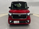 雨の日は中古車は選びにくいですよね。でも当店なら安心です。電話予約を頂ければ屋根下へ移動させて頂きます。雨でもじっくりご検討いただけます。