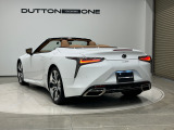 角度を変えても、全体の完成度の高さが伝わります。
