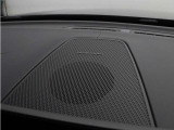 【harman/kardon】世界のオーディオファン垂涎のプレミアムサウンドシステムを搭載。原音に近い音場空間を忠実に再現。乗る人すべてに最良の音響体験を提供します。