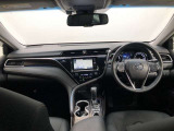 シンプルながら機能性あふれる運転席廻りです。視界性もよく、運転しやすいですよ。