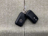 キーを取り出さずにドアを施錠&解錠。クルマの始動も可能です。