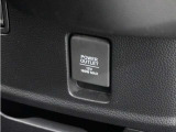 ◆12V電源ソケット◆スマートフォンの充電等にも便利な電源ソケット!使いやすい場所に装備されています。
