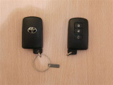 中古車としてスマートキーが2個あるのは重要なチェックポイント!助手席電動スライドドアの開閉ボタンも付いています。離れたところからの開け閉めや、手荷物があるときに便利です♪