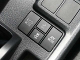 EVドライブモードスイッチを押せば、早朝や深夜の住宅街や屋内の駐車場などで、騒音や排気ガスを気にすることなく走行できます