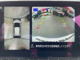 上空から見下ろしているかのように駐車できるアラウンドビューモニター
