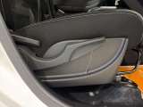 毎日過ごす運転席は要チェック。シートのへたり・擦れ、視界のイメージまで伝わる重要ポイント。