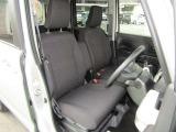 運転席からの視界が左右に広く、隅々まではっきりと見渡せます。
