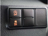 VSC(Vehicle Stability Control)付です。 横滑りを防止する装置です。 万が一の時に作動する、安全のための装置です。