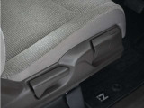 ◆シートハイトアジャスター◆運転席を上下に高さ調節ができます!運転ポジションを体格に合わせてシート調整できます。