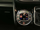 左右独立温度コントロールフルオートエアコンです。運転席、助手席それぞれで独立して温度設定ができます。冷え性の方が乗っても安心ですね♪