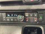 フロント両席にはシートヒーターが付いています!寒い日に便利な装備ですね。