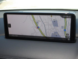 マツダコネクトの10.25インチワイドセンターディスプレイです。『Android Auto』『Apple CarPlay』や独自のコネクテッドサービスに対応したインターフェイスシステムです。