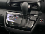 操作が簡単なシフトレバーですのでストレスなく運転が出来ますよ!