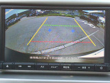 駐車時に便利なバックビューモニター付きです。
