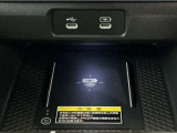【USBポート】USBポートも装備されています、スマートフォンの充電やオーディオに連携も可能です、今や欠かせない装備の一つです!