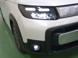 【LEDヘッドライト】LEDヘッドライトは消費電力が少ないので寿命が長いですよ!明るさも十分で、夜間走行の負担を和らげてくれます、オート点灯システムも付いております