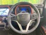 インテリアに合わせたデザインのステアリングは、運転される方のことも考え、運転しやすい形状、大きさです。是非一度、実際に触ってお確かめください。