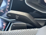 ●アクティブレーンアシスト『60km/h 以上での走行時にドライバーの不注意によってクルマがレーンをはみ出しそうになると、クルマをレーンに戻す方向にステアリングをアシストします。』