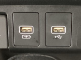 【USBポート】USBポートも装備されています、スマートフォンの充電やオーディオに連携も可能です、今や欠かせない装備の一つです!