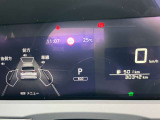 スピードメーター上に運転をサポートする様々な情報を表示してくれます。走行距離は約16400キロです。