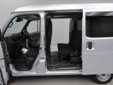 ダイハツディーラーでは『ダイハツ認定中古車』という基準を設け、車選びに詳しくないお客様でも『安心して選べる』をご提供しています。