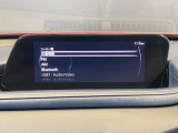【マツダコネクト】ラジオ・テレビ/Bluetoothオーディオ、その他アプリケーションなどの機能で楽しむことができます。