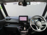 フロントガラスが広く視界が広々としているので、運転がとてもし易いです