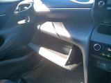 車検証などの保管に便利な小物入れがついています