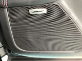 車内音響に合わせてチューニングされた専用スピーカーのBOSEシステム。奥行きのある澄んだ音と驚きの臨場感で、移動時間をプレミアムな音楽空間へと進化させます。