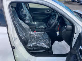 運転席は足元広々です。リラックスして運転できますね。