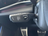●アダプティブクルーズコントロール『設定した速度で前方車両に追いつくと、安全な車間距離を自動で調整して前方車両を追従します。長距離ドライブでの疲労を軽減する大変重宝する機能です。』