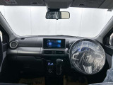 落ち着いたカラーの内装で、ゆったりと運転したい方に。