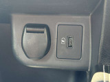 USB付きなので車内での充電も安心♪