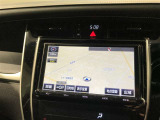 純正ナビを装備。タッチパネル式で使いやすく、お出かけもラクラクです。