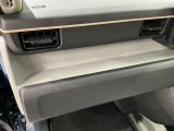 専門業者にて内外装のクリーニングを実施しております!