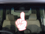 Honda SENSING搭載!ミリ波レーダーと単眼カメラで、クルマの前方の状況を認識。ブレーキやステアリングの制御技術と協調し、安心・快適な運転や事故回避を支援する先進のシステムです。