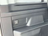 「荷室」アクセサリーソケット(DC12V)