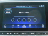 BluetoothAudioももちろん使えます。お手元のスマホをご登録ください。ハンスフリーホンとしても使用可能です。