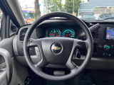 トルクフルなV8エンジンのパワーを体感できます。